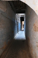 Narrow alley