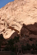 Hotel in gorge closed due to rock fall