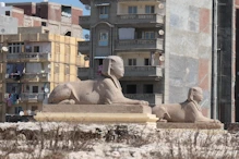 The two guardian sphynx