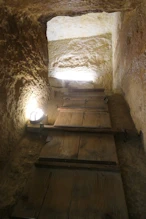 The passage way to the lower chamber