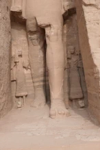 Nefatari's Temple exterior children at foot