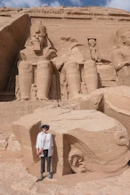 The main temple exterior + Robyn