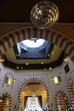 Very 'modest' breakfast room