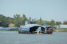 Semi-submercable fish transport
