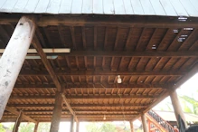 slats in floor for ventilation