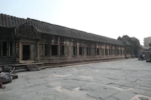 Colonnade around second level