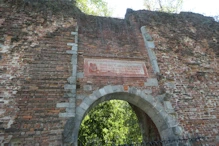 Gate to old town