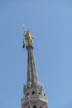 Mary 4.2m coated in gold at the highest point