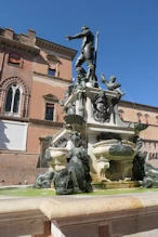 Neptune piazza sculpture