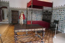 King's bed with inlayed furniture