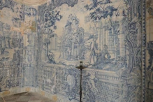 Room with blue tiles