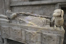 Tomb of knight with big nose