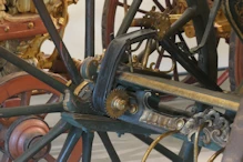 Ratchet for changing tension in suspension