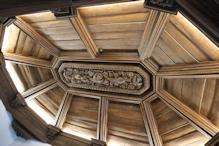 Wooden ceiling with boss