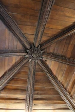 Wooden ceiling with boss