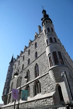 The Gaudi building again