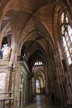 Side aisle