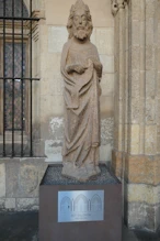 Statue of Rey Salomon