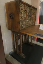 A portable writing desk (heavy)