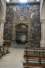 A side chapel