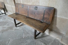Folding chair with lamb motif