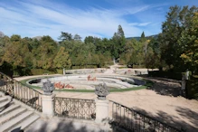 Lower gardne and fountain (almost dry)