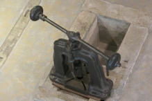 A screw press