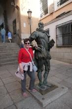 Robyn getting close to Cervantes