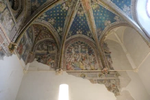 Paintings on walls of chapel tomb