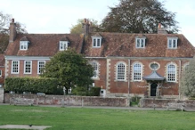 Canon houses in close