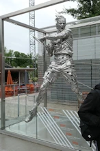 Nadal statue