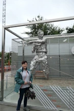 Nadal statue+ Robyn