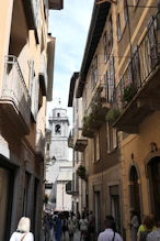 Belargio view in narrow street to church 