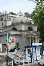 Chapel flag in right place