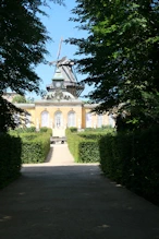 Looking up to the Orangery or New Chambers