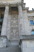 Front heraldic elements south