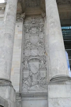 Front heraldic elements north