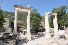 Columns near Library square